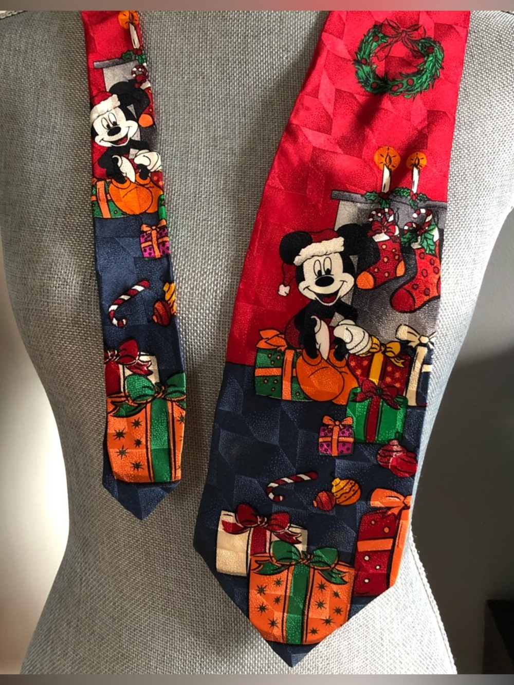 Disney Mickey Unlimited Silk Tie Holiday Christmas Korea Gifts Vintage